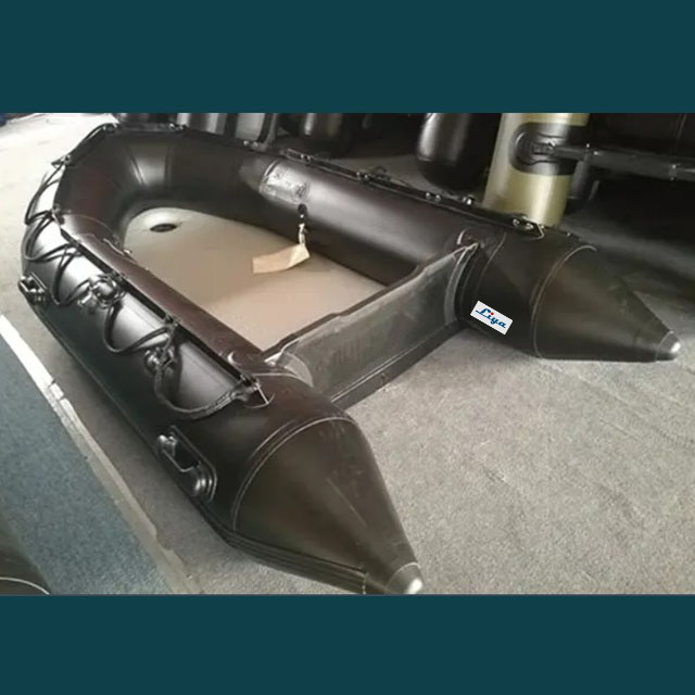 Bateau pneumatique type A de 2 à 6,5 mètres/de 6,6 à 21,4 pieds